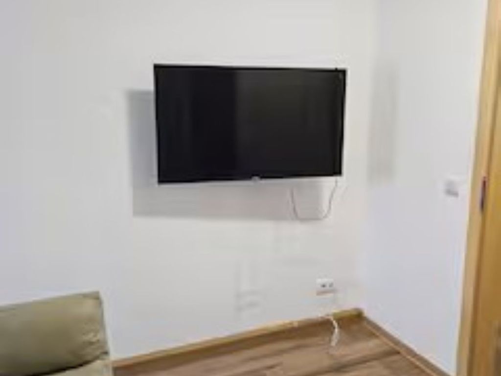 Schöne Vollausgestattete Monteurs- Gästewohnung nähe Raffinerie Leuna und Geiseltalsee / 0308