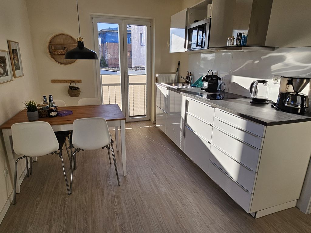 Küstenglück 2: Stylisches Apartment mit Meerblick - 200m zum Strand & Bäcker