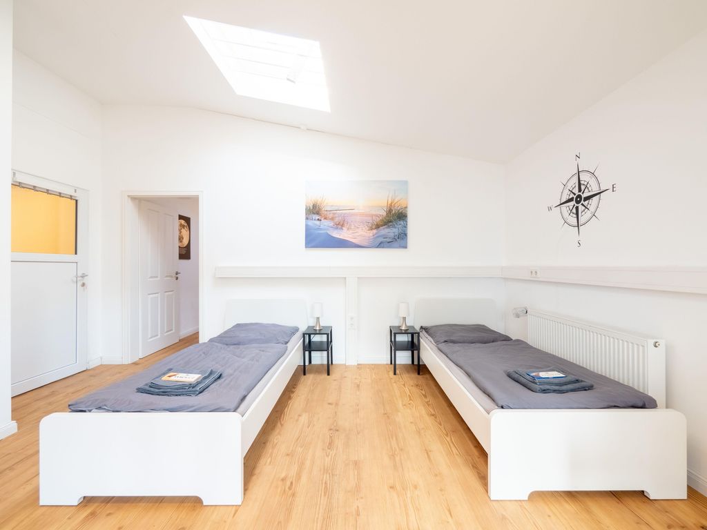 Monteurwohnung in Villa - 8 Betten, WLAN, TV, Einbauküche – Ahrensburg Zentrum, Nähe Hamburg - AGRP1201