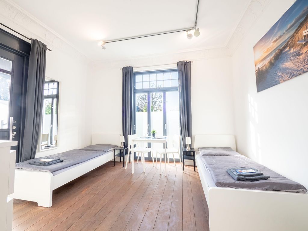 Monteurwohnung in Villa - 8 Betten, WLAN, TV, Einbauküche – Ahrensburg Zentrum, Nähe Hamburg - AGRP1201