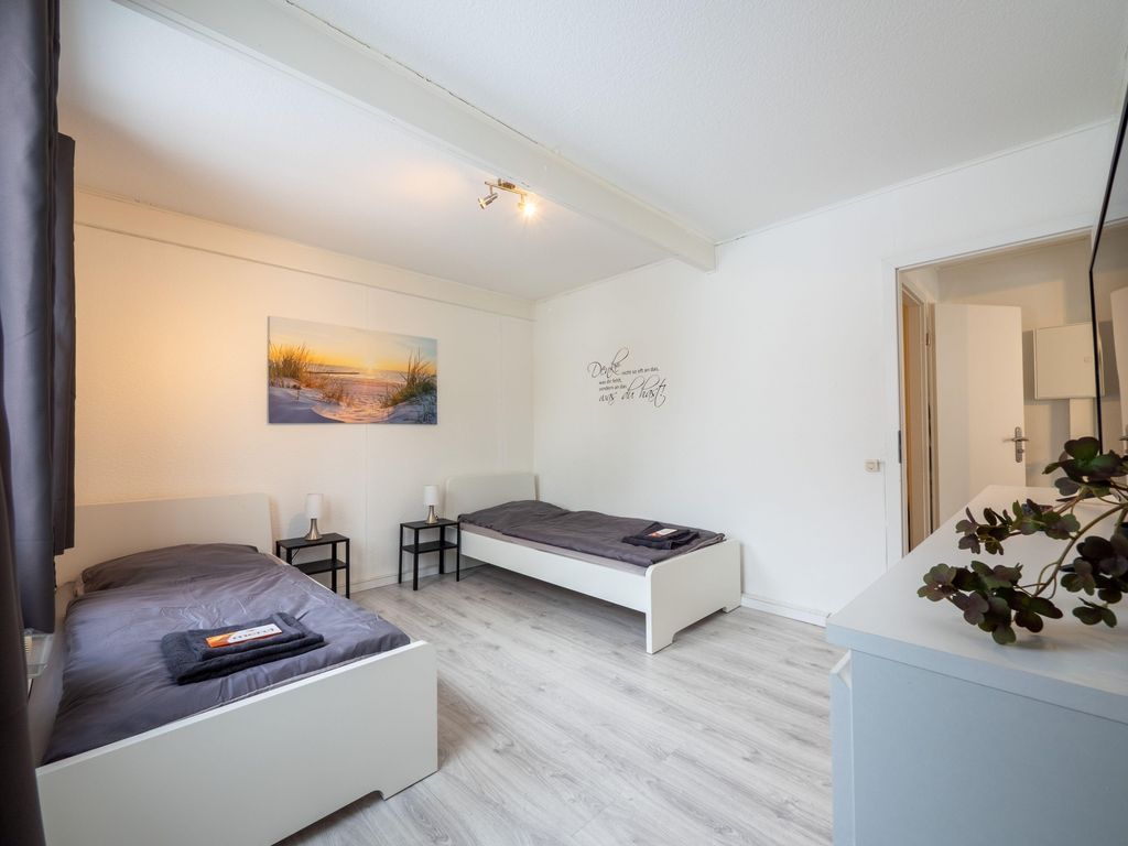 Monteurwohnung für 5 Personen mit Balkon & Küche – Ahrensburg Nähe Hamburg - AGRP1203