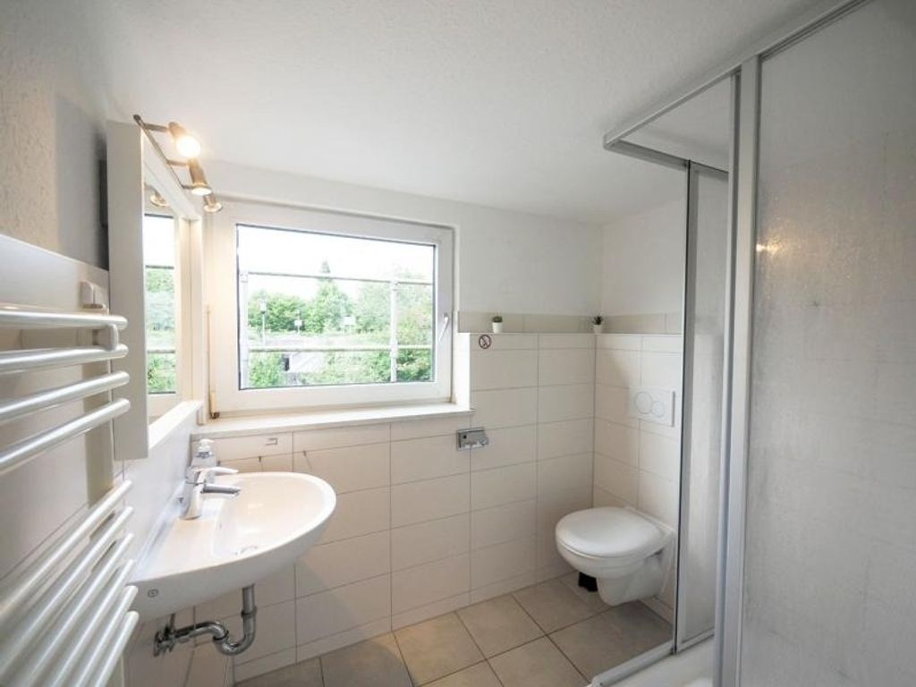 Monteurwohnung für 6 Pers. mit WLAN, Küche & TV – Bad Oldesloe, Nähe Hamburg & Nähe Lübeck - BEKE0702