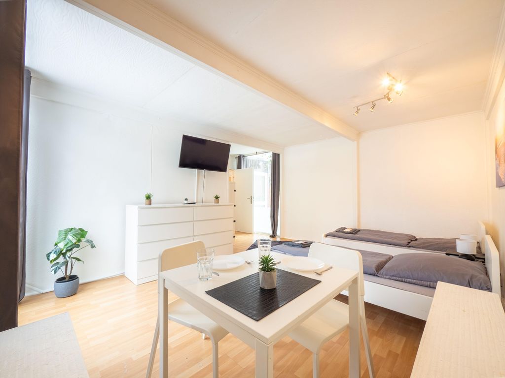 Monteurwohnung mit Terrasse für 7 Personen – WLAN, TV, Küche – Ahrensburg Nähe Hamburg - AGRP1204