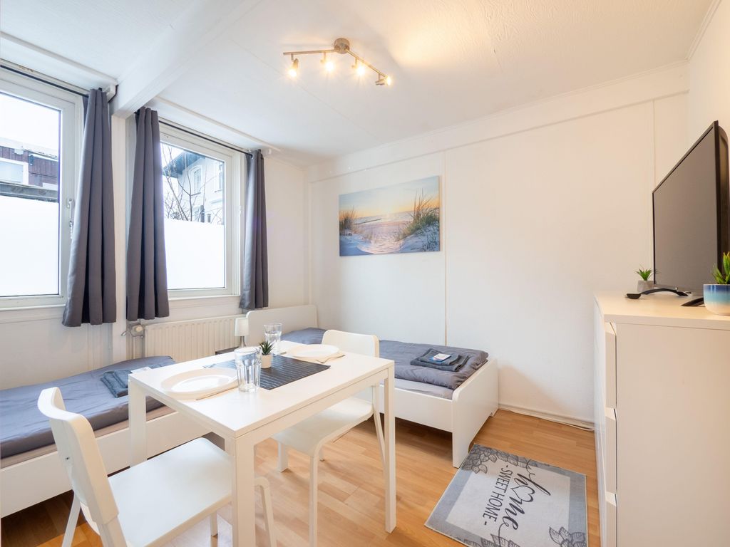 Monteurwohnung mit Terrasse für 7 Personen – WLAN, TV, Küche – Ahrensburg Nähe Hamburg - AGRP1204