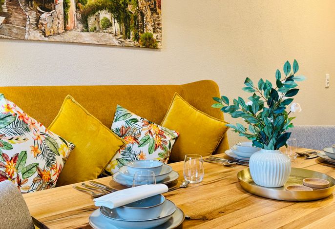 AyCatcherHomes - Wega | Old Town | 2BR | 4 Guests