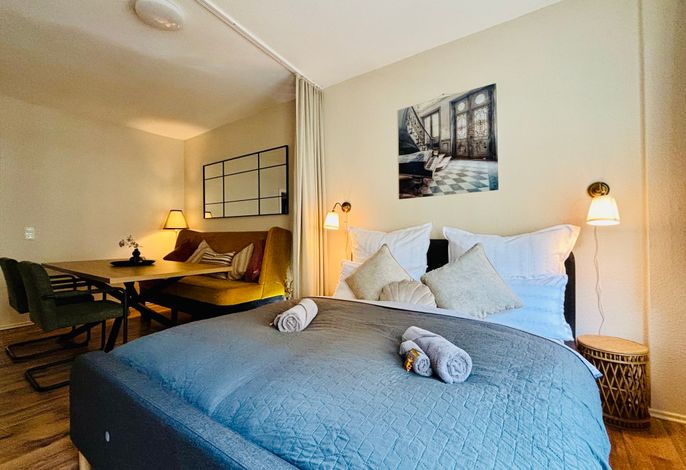 AyCatcherHomes - Chiron | Old Town | 2BR | 4 Guests
