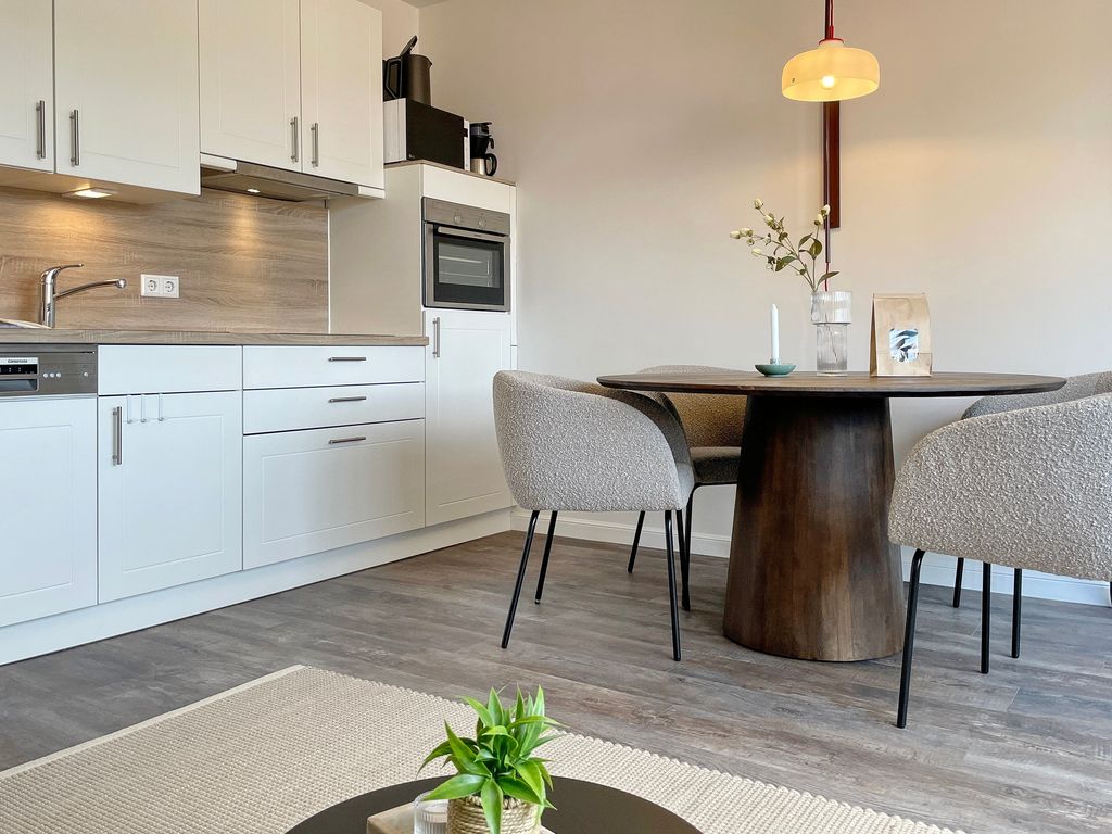 Haus Seeblick Wyk: Küche einer Ferienwohnung