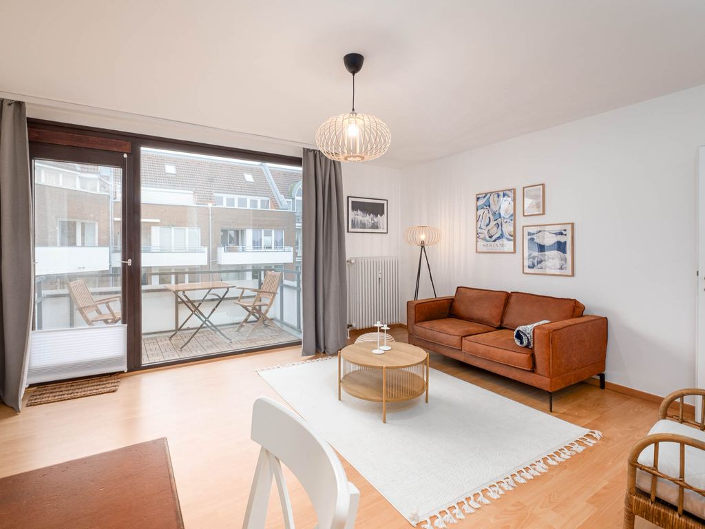 Haus Boy, App. 7
