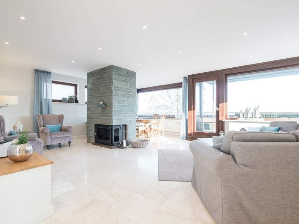 Penthouse Deck 12