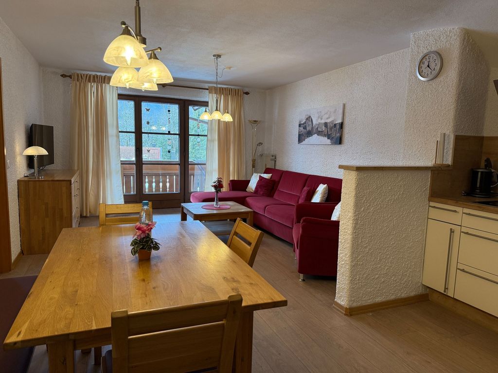 Ruhpolding Ferienwohnung für 4  Personen mit Bergblick, Sauna und Terrasse