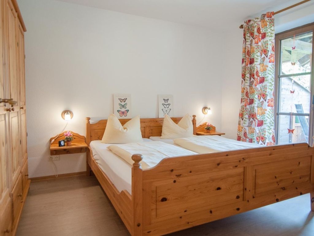 Ruhpolding Ferienwohnung für 4  Personen mit Bergblick, Sauna und Terrasse