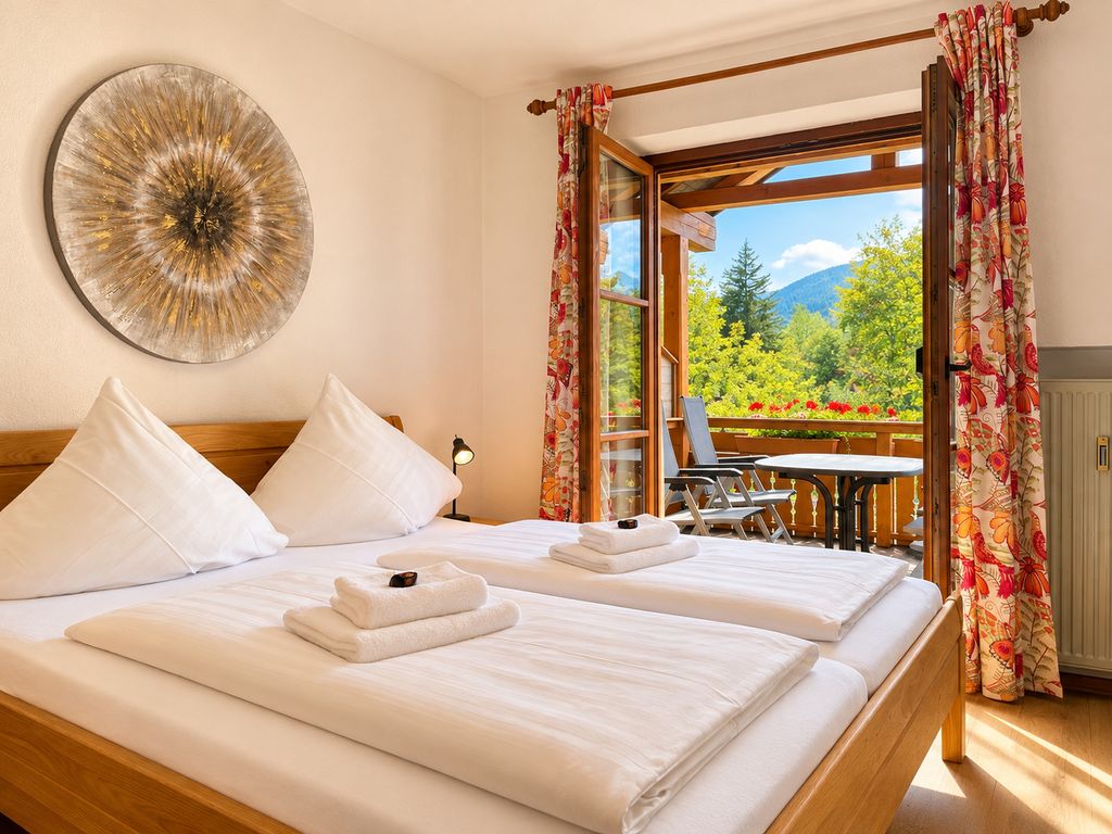 Ruhpolding Ferienwohnung für 4  Personen mit Bergblick, Sauna und Terrasse