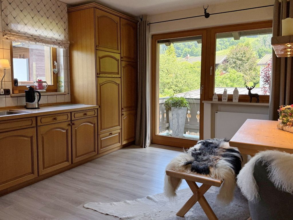 Ruhpolding Ferienwohnung für 4  Personen mit Bergblick, Kamin/Ofen und Panoramablick
