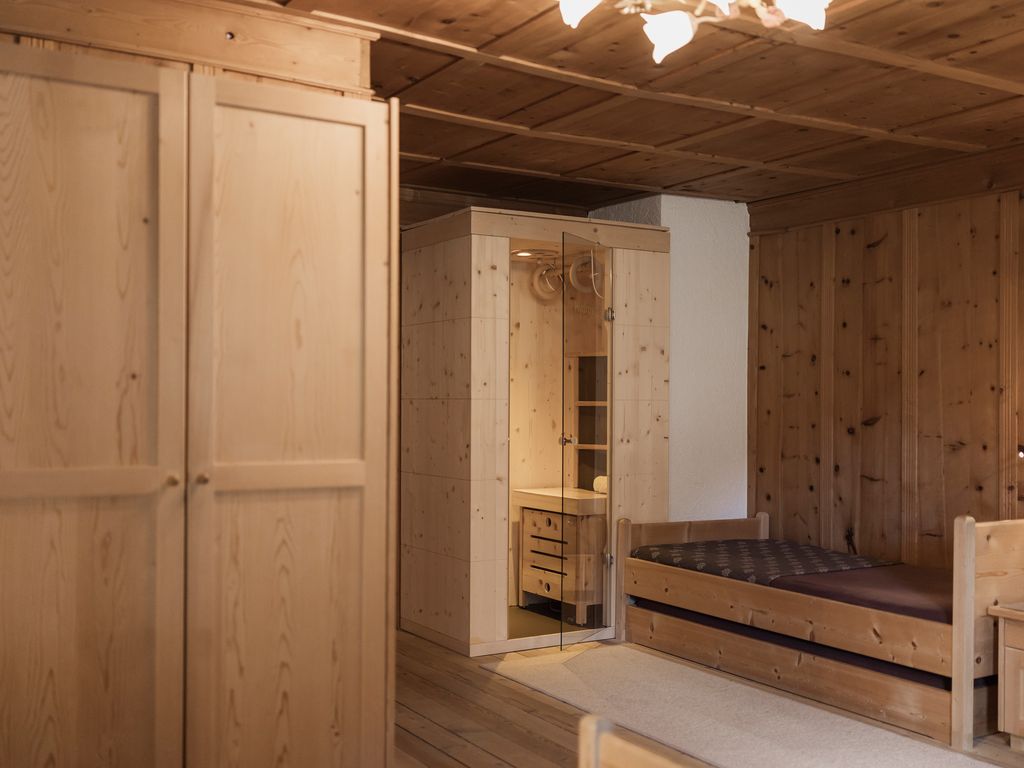 Großzügiges Mehrbettzimmer am Bauernhof mit Tieren, Sauna & Frühstück, Rustical