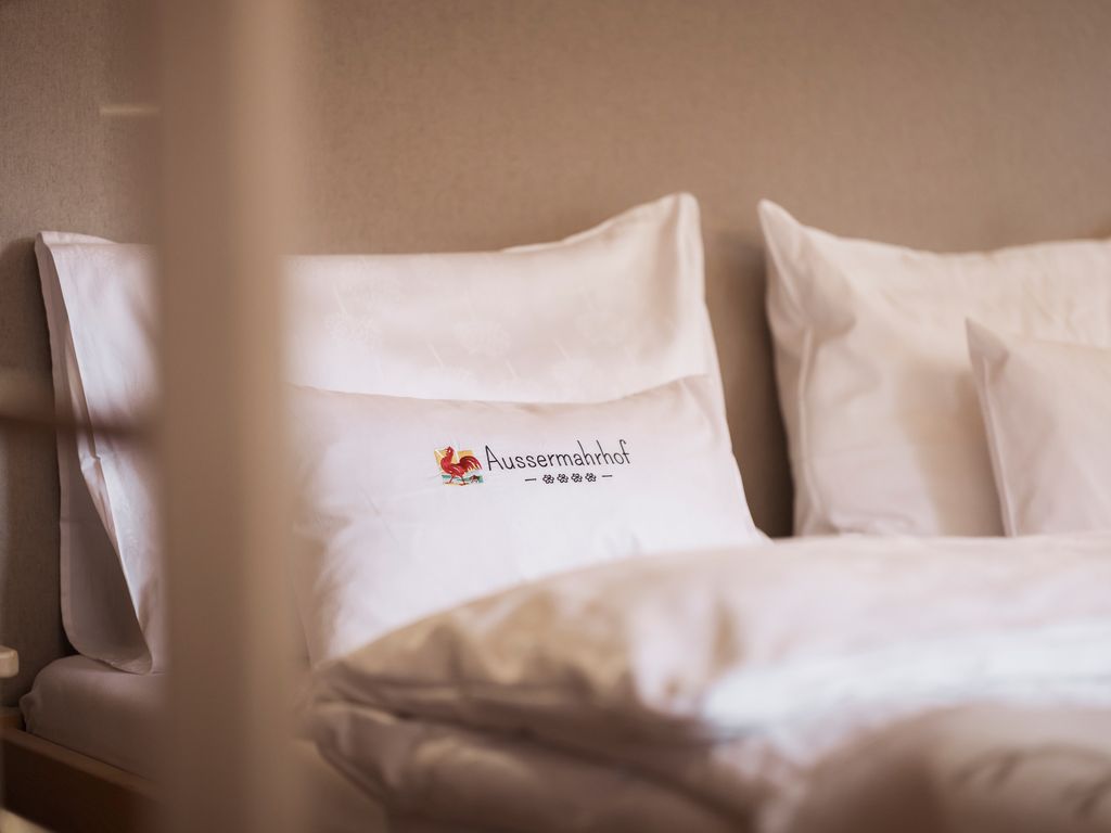 Familienfreundliches Mehrbettzimmer am Bauernhof mit Frühstück & Hoftieren, Zirm