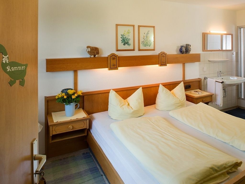 Ferienwohnung Seeblick **** mit zusätzl. Doppelzimmer, Hof Alpenseeblick, Nesselwang/Attlesee/Allgäu