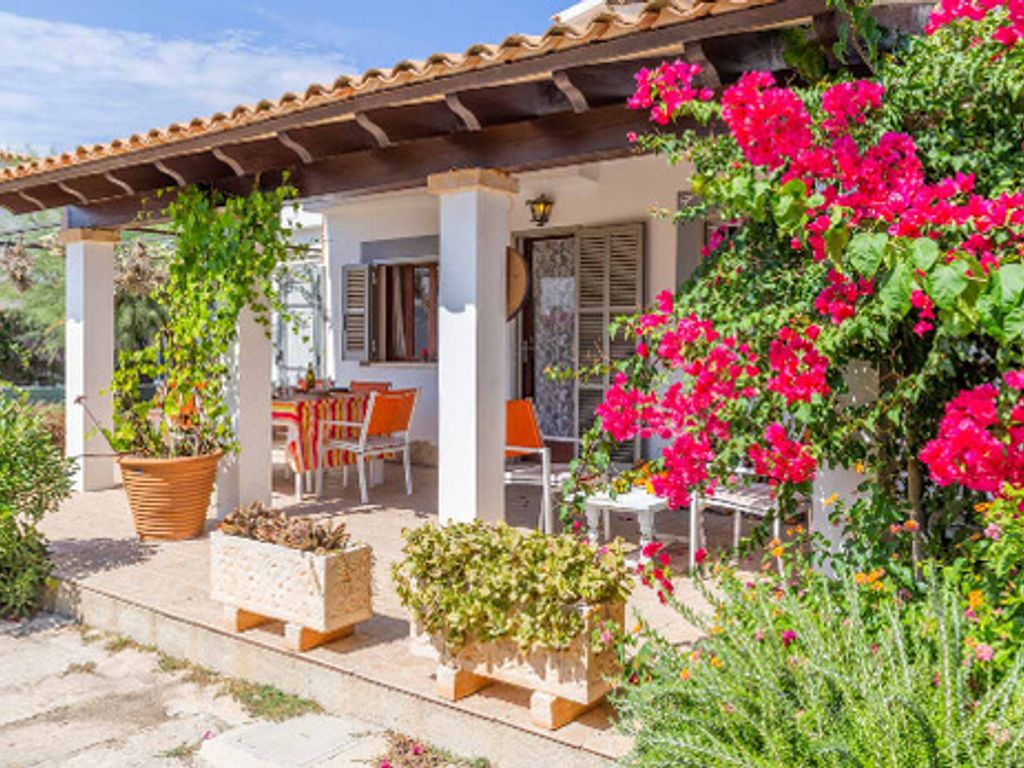 Coquetish Cottage 50m from Son Serra Beach