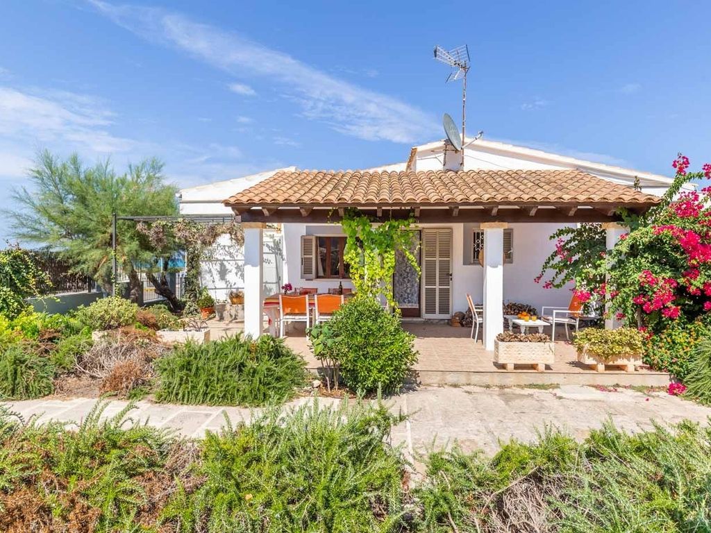 Coquetish Cottage 50m from Son Serra Beach
