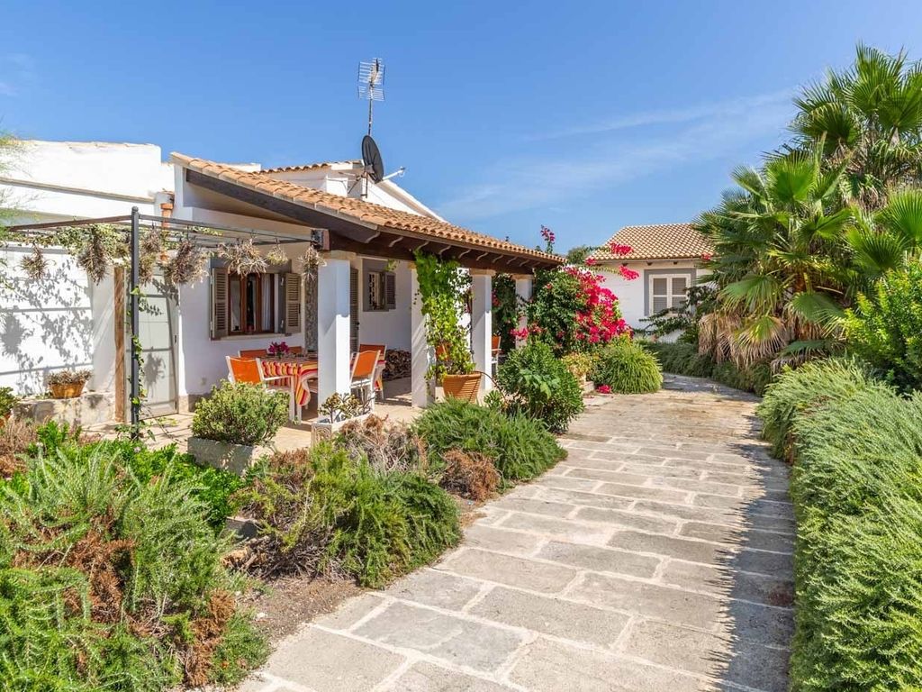Coquetish Cottage 50m from Son Serra Beach