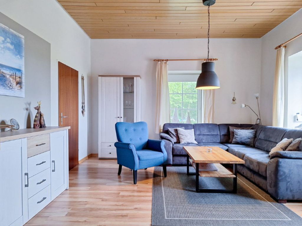 Ferienwohnung Seerose im Haus Seewind nur 800 Meter von der Nordsee entfernt auf 2.800 m² Grundstück