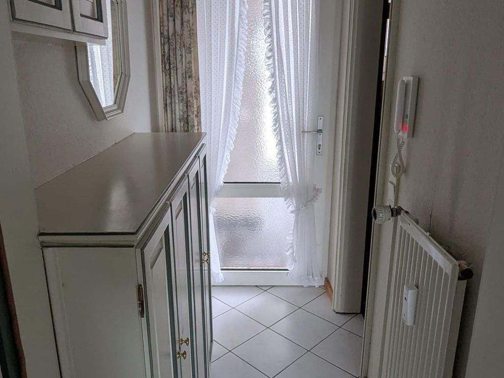 Mini-Wohnung mit Dachschräge im friesischen Stil