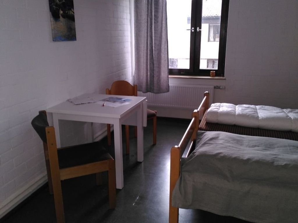 Zimmer 13