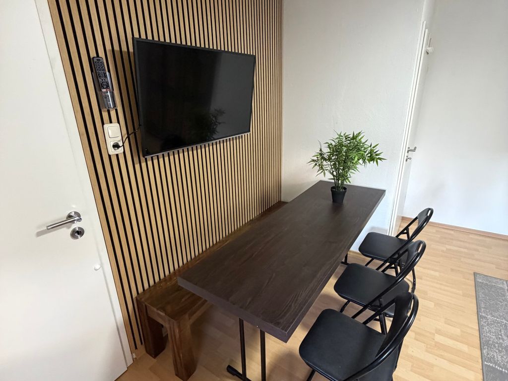 3 Zimmer/ Ruhiges Apartment mit Terrasse: Tor zu den Alpen & München (EG-L)