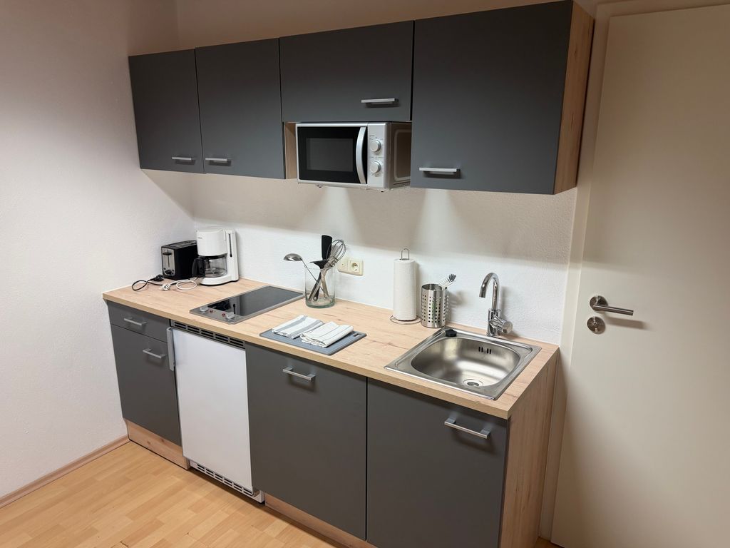3 Zimmer/ Ruhiges Apartment mit Terrasse: Tor zu den Alpen & München (EG-L)