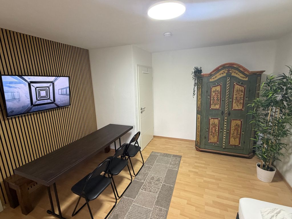 3 Zimmer/ Ruhiges Apartment mit Terrasse: Tor zu den Alpen & München (EG-L)