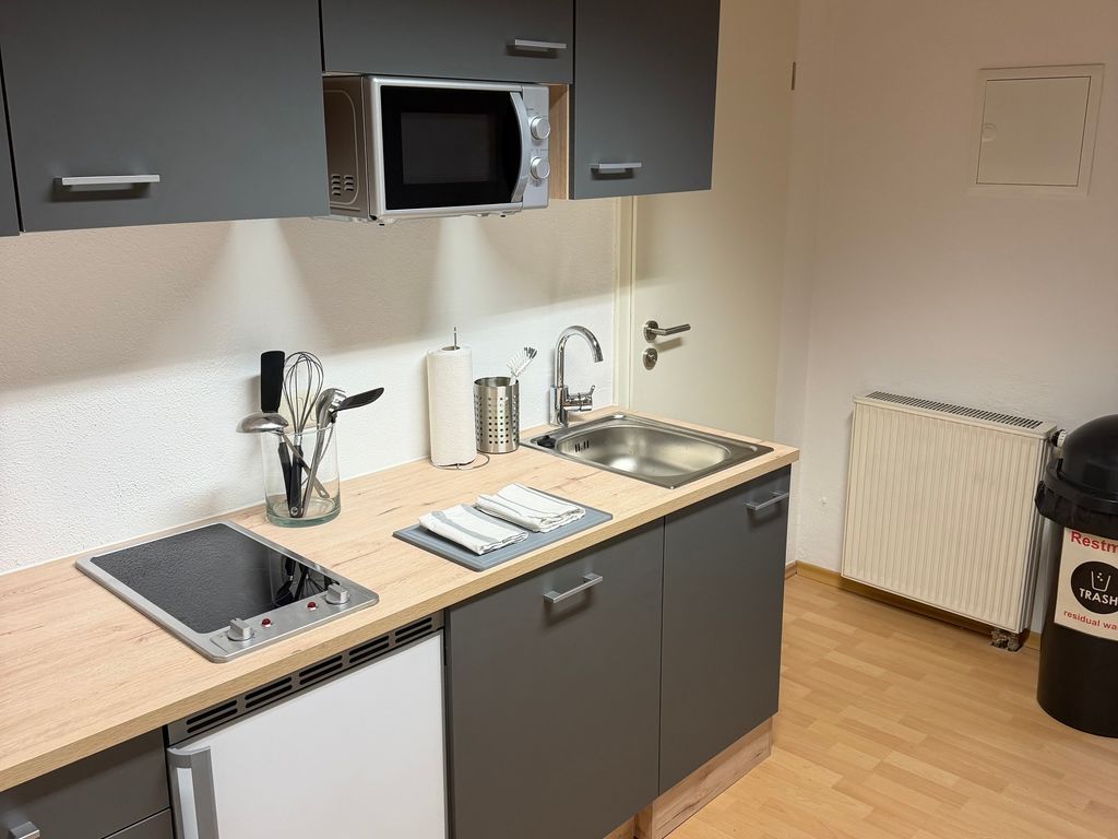 3 Zimmer/ Ruhiges Apartment mit Terrasse: Tor zu den Alpen & München (EG-L)