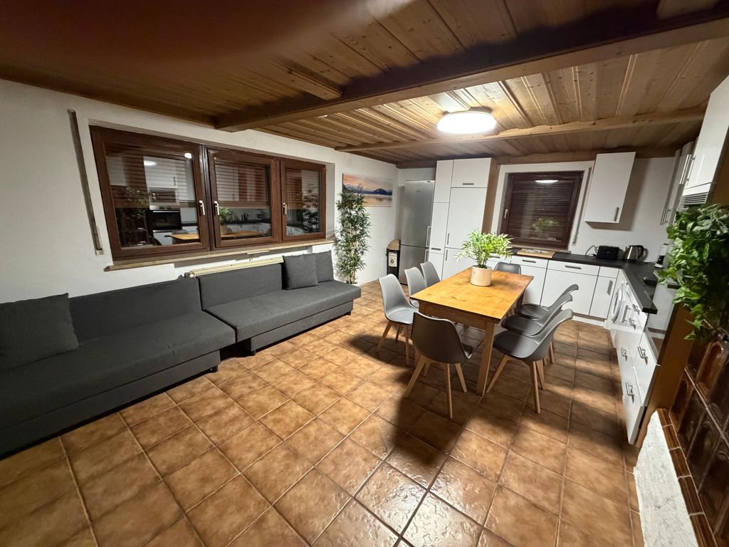 7 Zimmer /Stilvolle Residenz vor den Toren Münchens für 18 Personen  (OG)