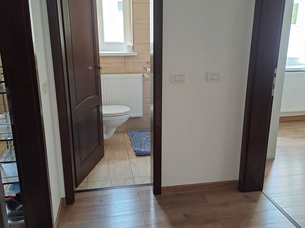 Voll ausgestattete Monteur- Ferienwohnung direkt an der Raffinerie Leuna in einer Villa mit kleinem Balkon