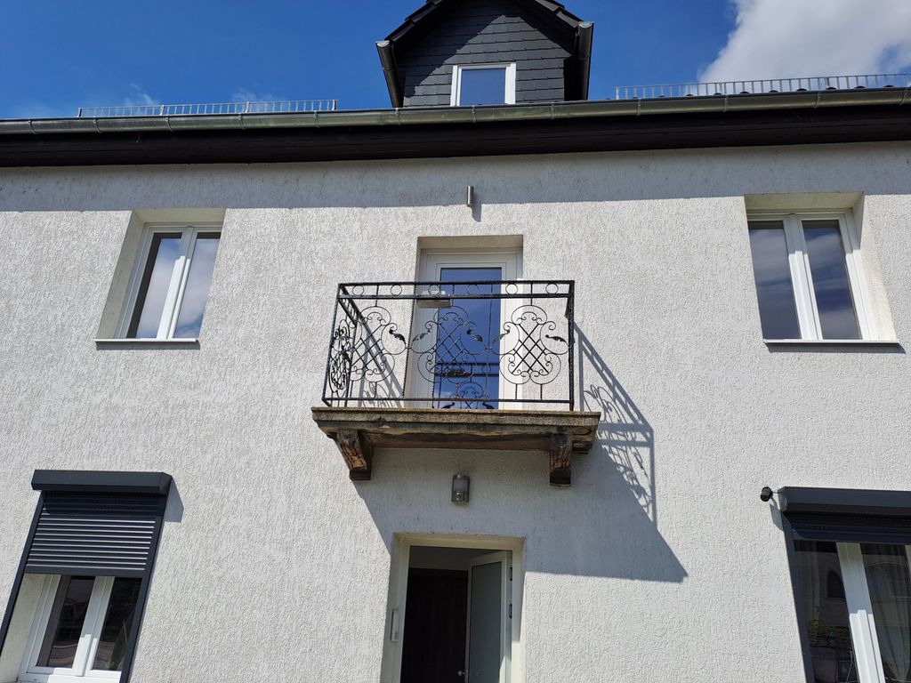 Voll ausgestattete Monteur- Ferienwohnung direkt an der Raffinerie Leuna in einer Villa mit kleinem Balkon