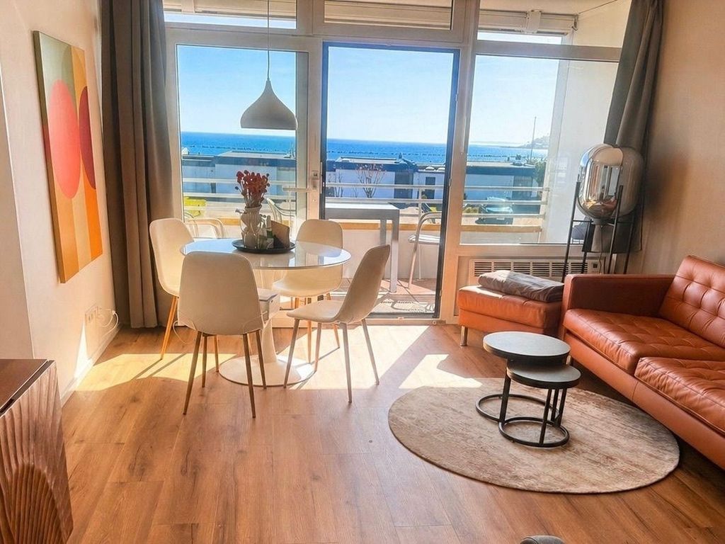 Ostseetraumblick-Moderne FeWo mit Balkon am Strand