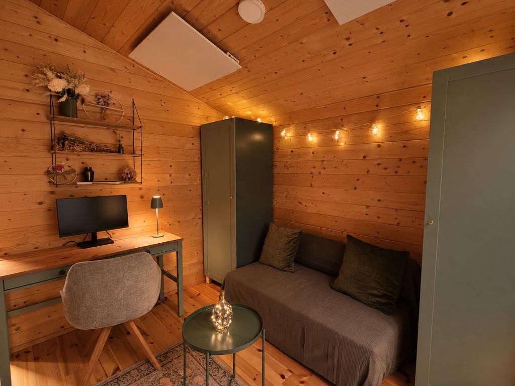 (206) The Tiny "Comfy" House