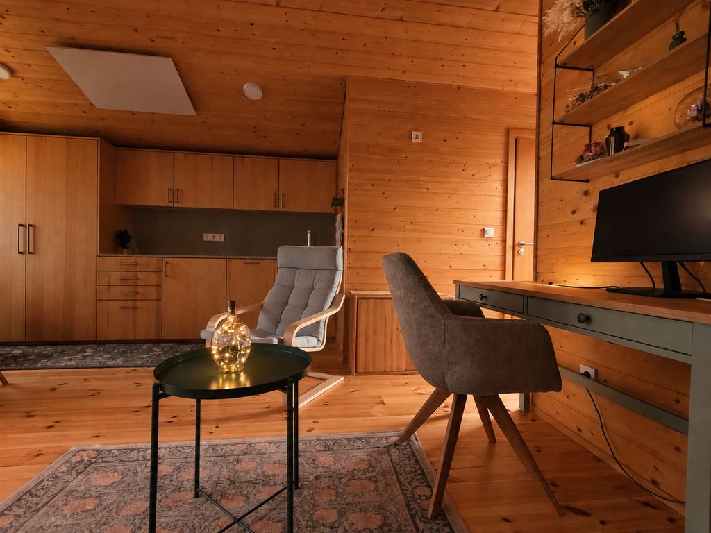 (206) The Tiny "Comfy" House