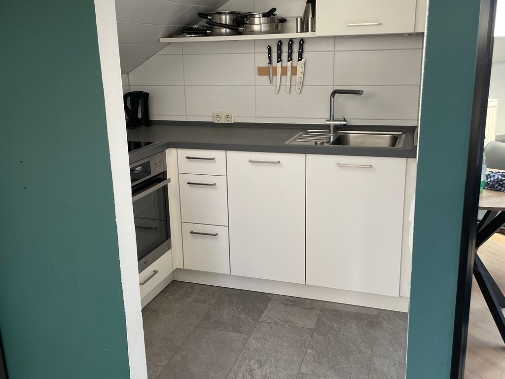 Moderne Ferienwohnung mit Balkon und Klima
