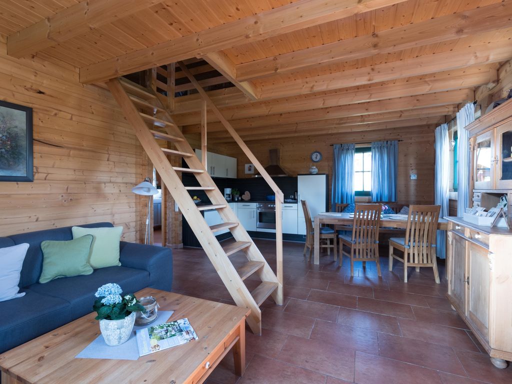 Eifelholzhaus Lehrer Lämpel mit Aussensauna - dein Wohlfühlort in der Eifel