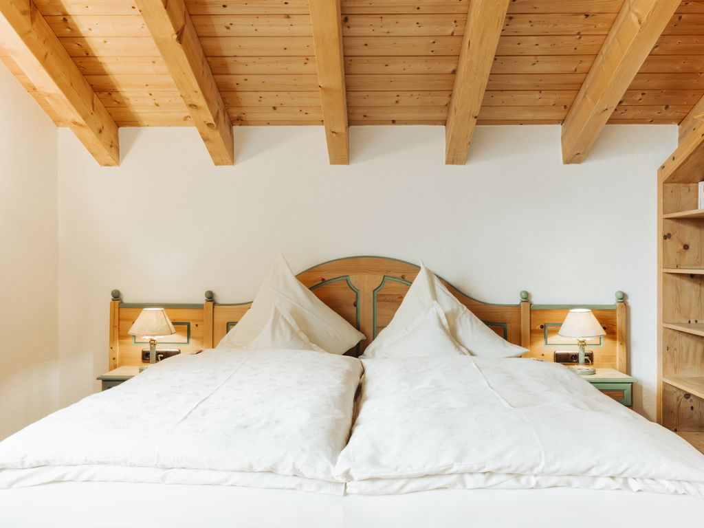 Doppelzimmer mit Bergblick im Gästehaus Büchele Kleinwalsertal