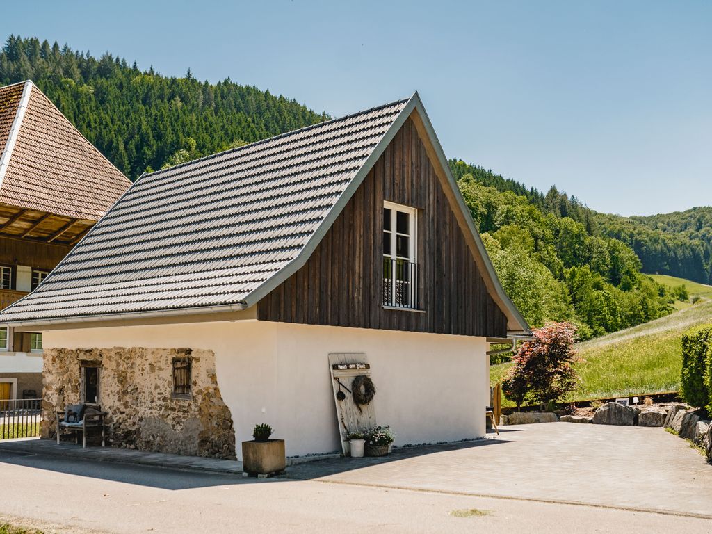 Idyllisch gelegenes Ferienhaus AM BAECHLE (HOST100) direkt an romantischem Bergbach gelegen