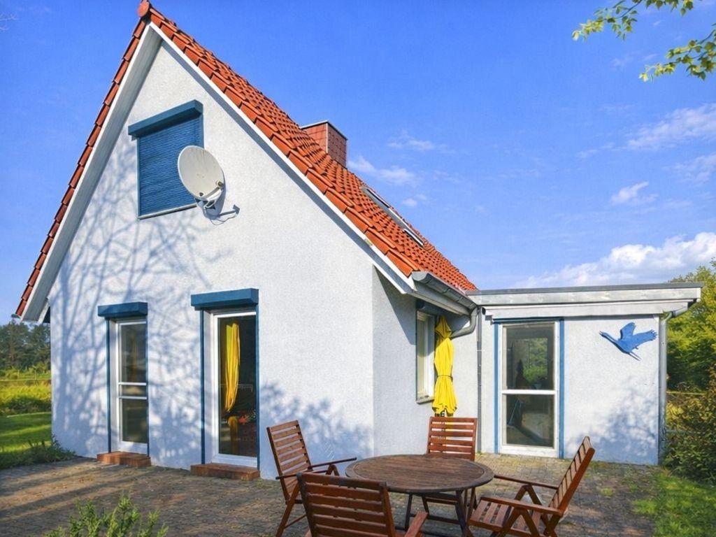 Ferienhaus am Nationalpark Fischland Darß / Zingst – Kamin, großer Garten, 3 SZ