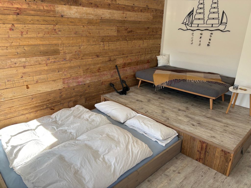 Dock77