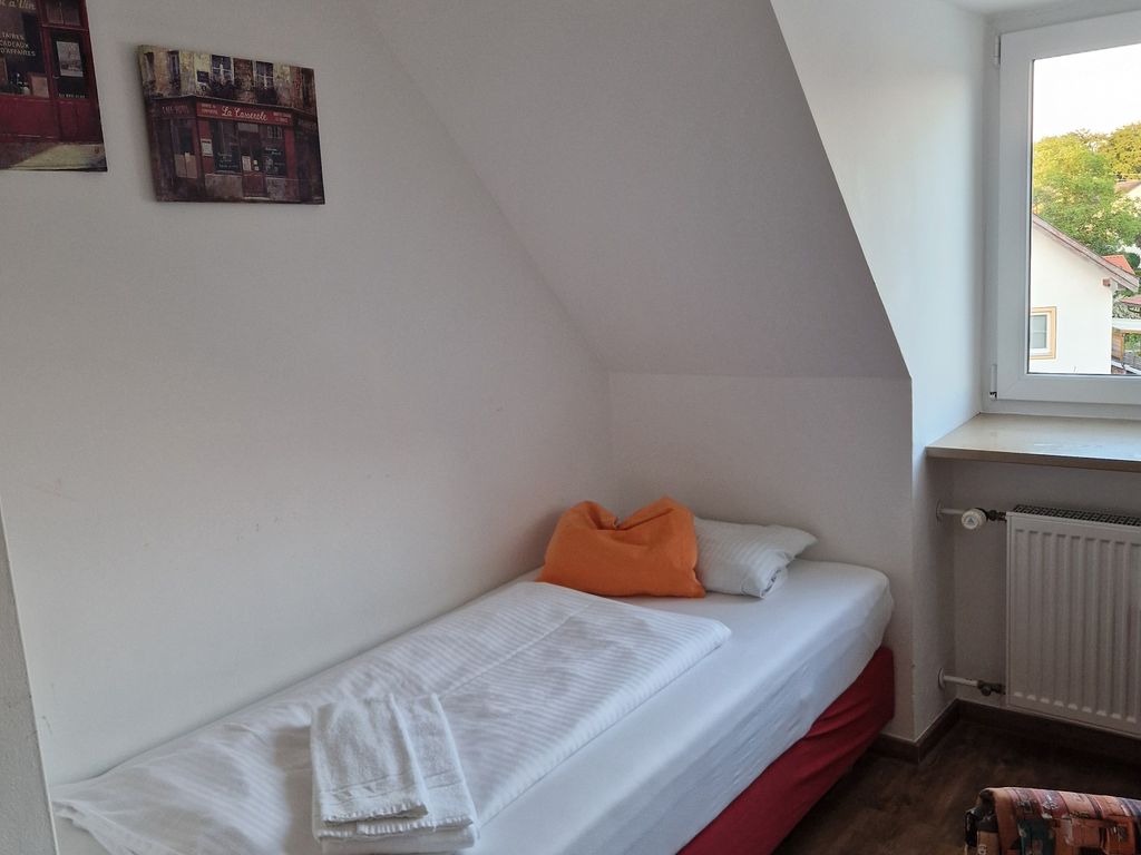 Smoke and Flame, Cafe-Pension am Tor, 12 qm Einzelzimmer