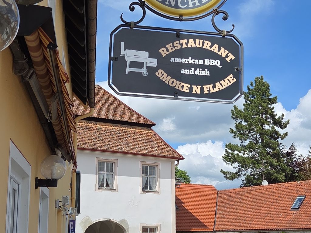 Smoke and Flame, Cafe-Pension am Tor, 14 qm Zweibettzimmer