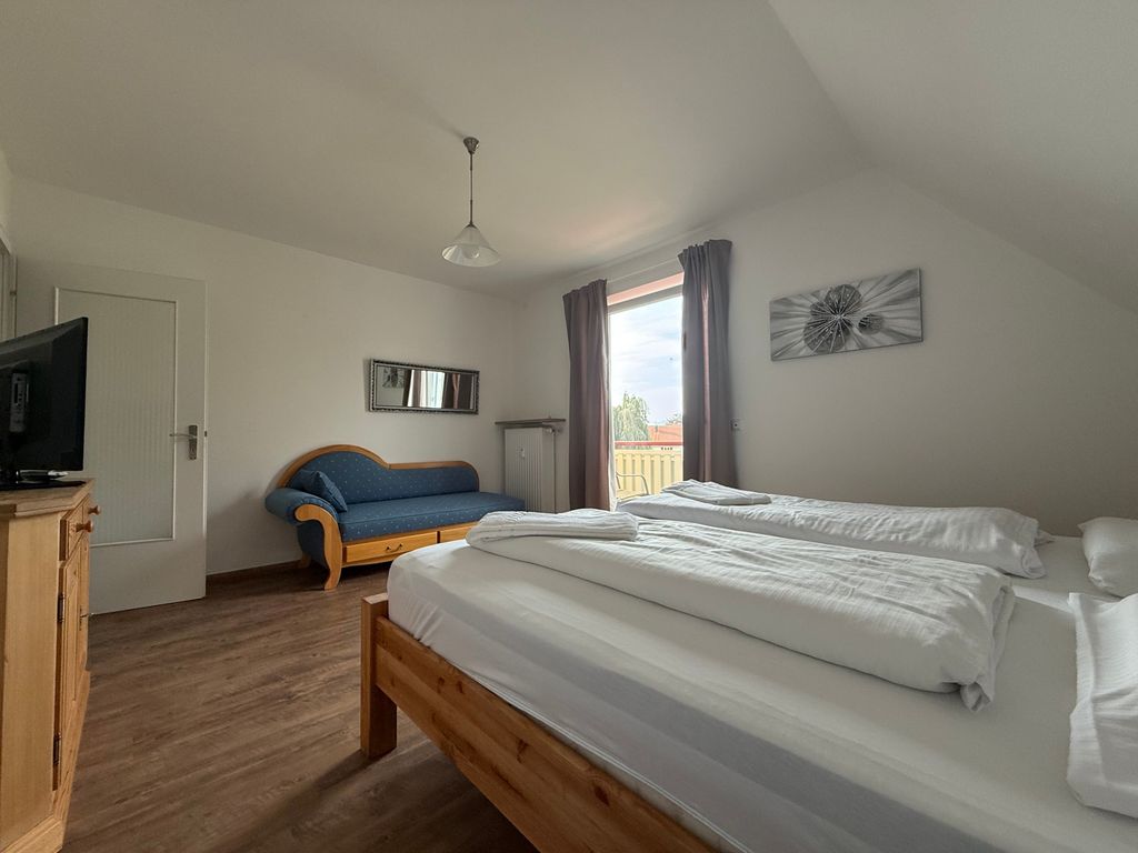 Smoke and Flame, Cafe-Pension am Tor, 18 qm Doppelzimmer