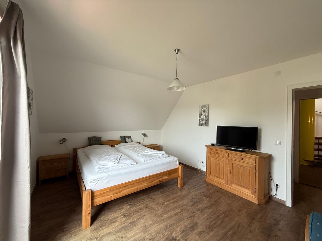 Smoke and Flame, Cafe-Pension am Tor, 18 qm Doppelzimmer