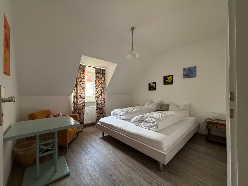 Smoke and Flame, Cafe-Pension am Tor, 15 qm Doppelzimmer 1