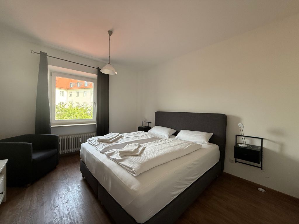 Smoke and Flame, Cafe-Pension am Tor, 15 qm Doppelzimmer 2