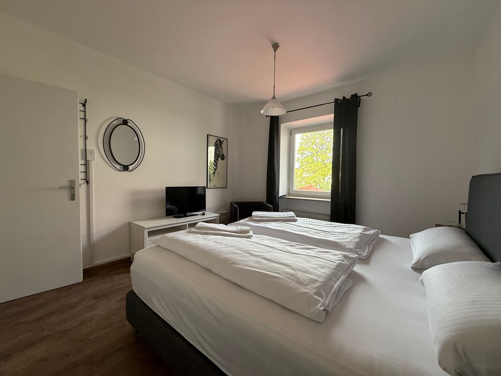 Smoke and Flame, Cafe-Pension am Tor, 15 qm Doppelzimmer 2