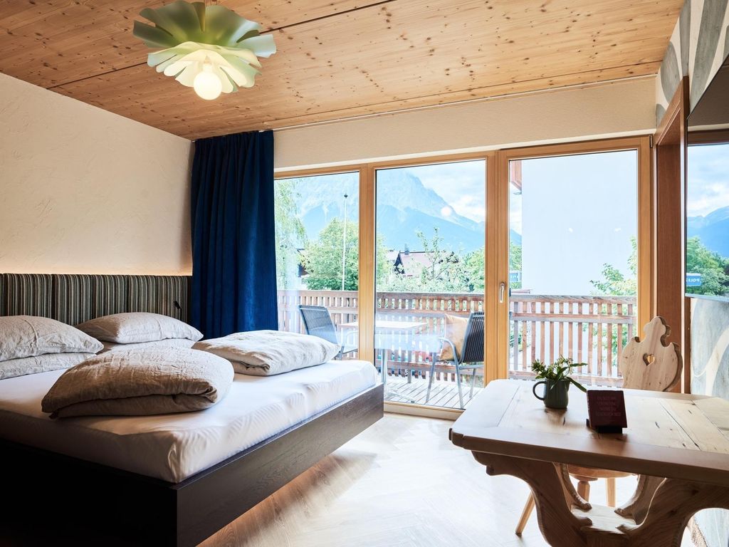 Home 3